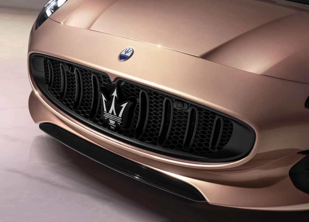 23885 Maserati Gran Cabrio Folgore